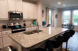 Stylish 3BR Townhome | Workspace | Near Fort Worth