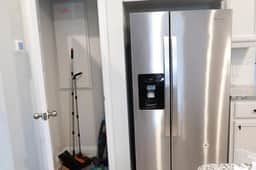 Stylish 3BR Townhome | Workspace | Near Fort Worth