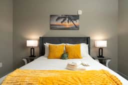 Cozy Lux Haven Whitestown