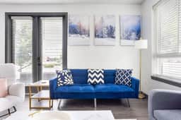 Bright & Cozy 2BR Retreat w/Parking – Broad Ripple