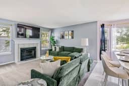 Modern Comfort Loves Park • Stylish 3BR Getaway