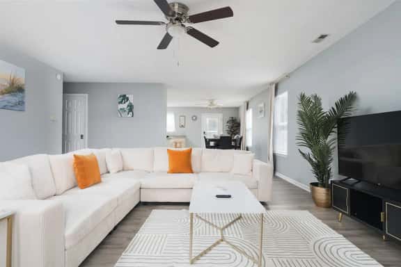 Serene Getaway in Plainfield - Image 1