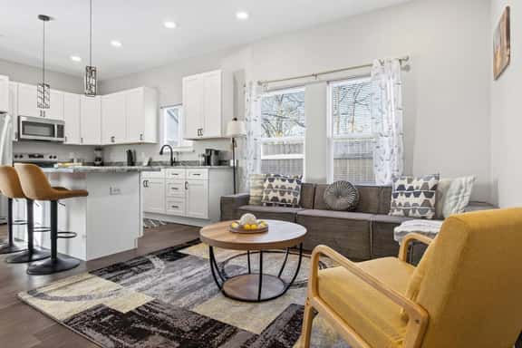 Stylish 3BR Near Fountain Square & Downtown Indy - Image 1