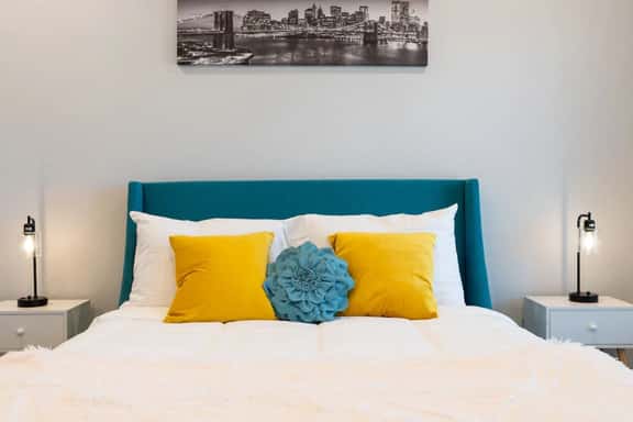 Spacious Apartment with Private Patio and Fast Wifi - Serene Getaway - Image 1