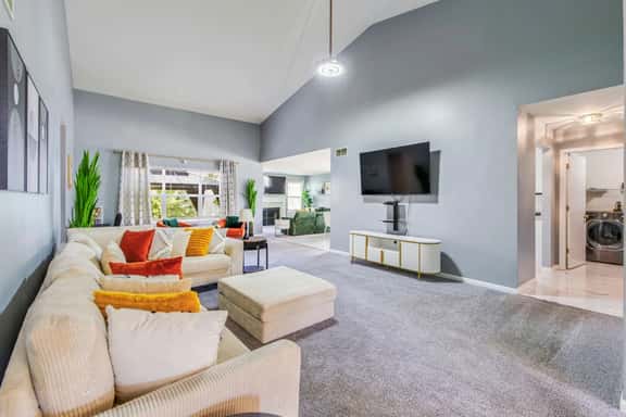 Modern Comfort Loves Park • Stylish 3BR Getaway - Image 1