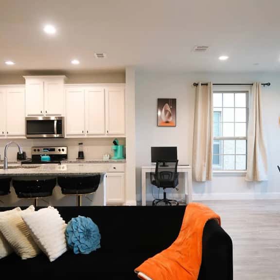 Stylish 3BR Townhome | Workspace | Near Fort Worth - Image 1