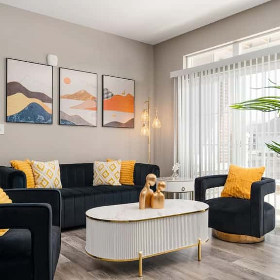 Cozy Lux Haven Whitestown - Image 1