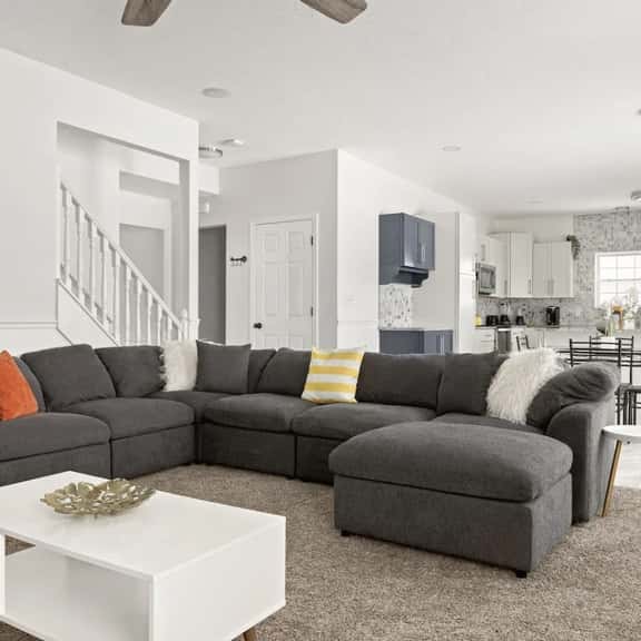Quiet Whitestown Retreat - Image 1