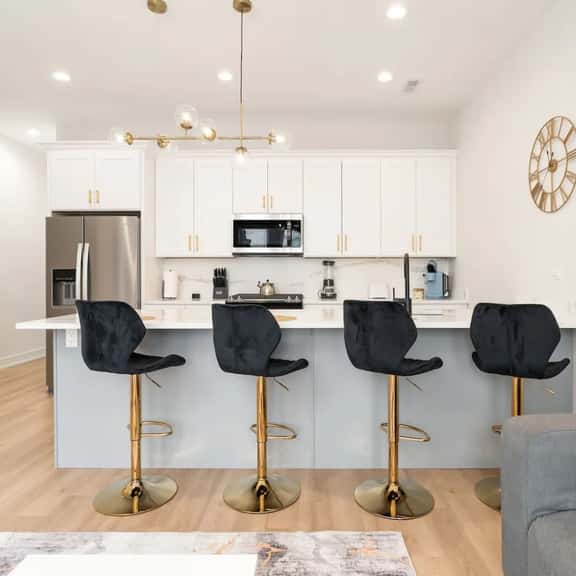 Modern 3BR Stay Near DT CHI - Image 1