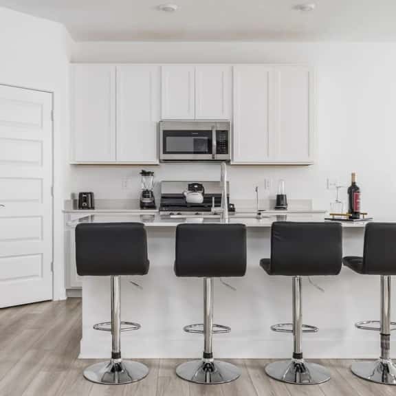 Stylish Westfield Retreat | Near Grand Park - Image 1