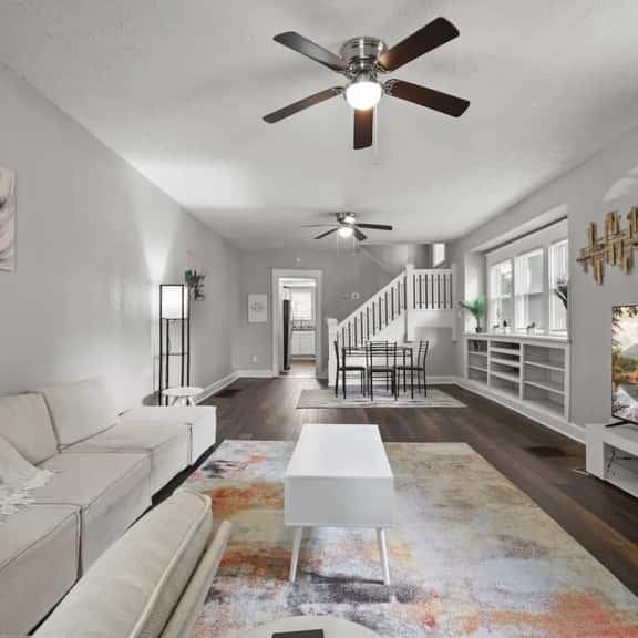 Simple & Affordable Indy Stay | Great Location - Image 1