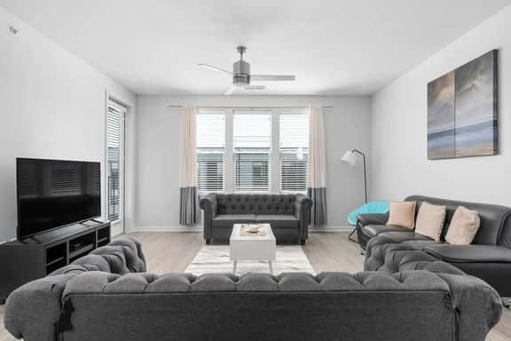Affordable 2-Bedroom Fishers *Pool View*