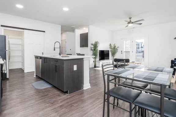 Your Cozy 2BD Whitestown