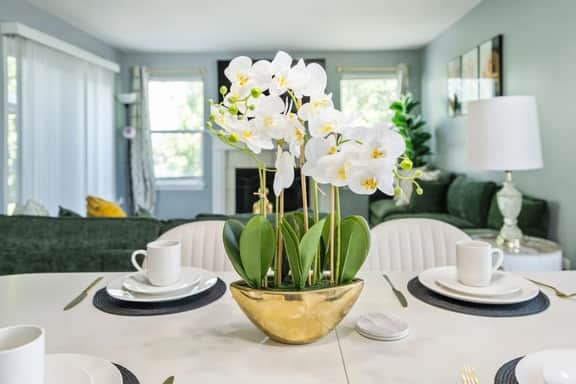 Modern Comfort Loves Park • Stylish 3BR Getaway