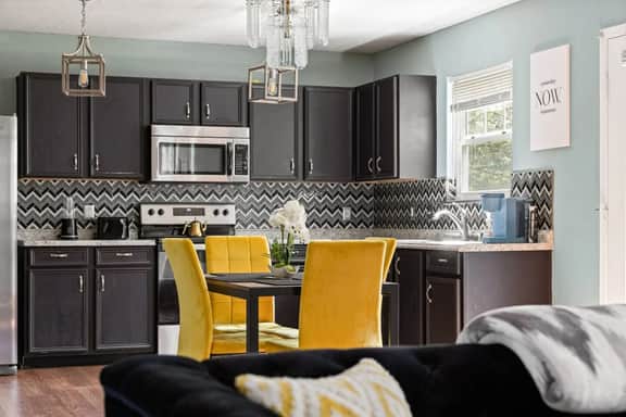 Quiet Avon Retreat – Near Indy, IMS & Airport