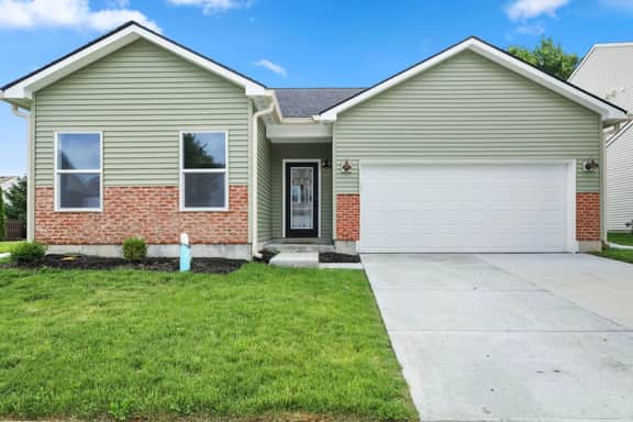 Modern 4BR | Chef's Kitchen + Soaking Tub · Indy