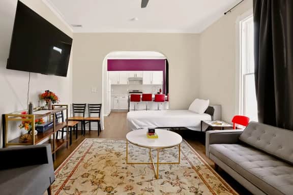 Cozy Herron-Morton Getaway Near Downtown - Image 2