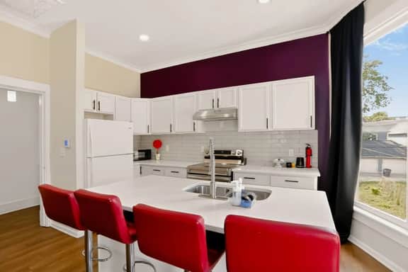 Cozy Herron-Morton Getaway Near Downtown - Image 5