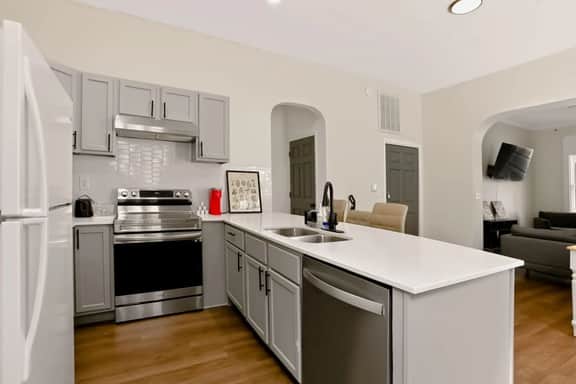Spacious 2BR Near Downtown Indy | Free Parking - Image 5