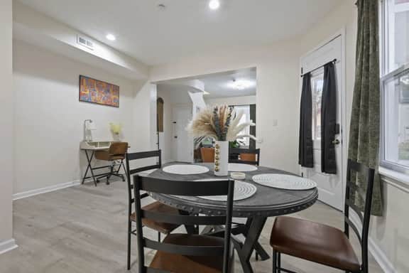 Cozy 2BR Indianapolis Home | Great Value Stay - Image 3