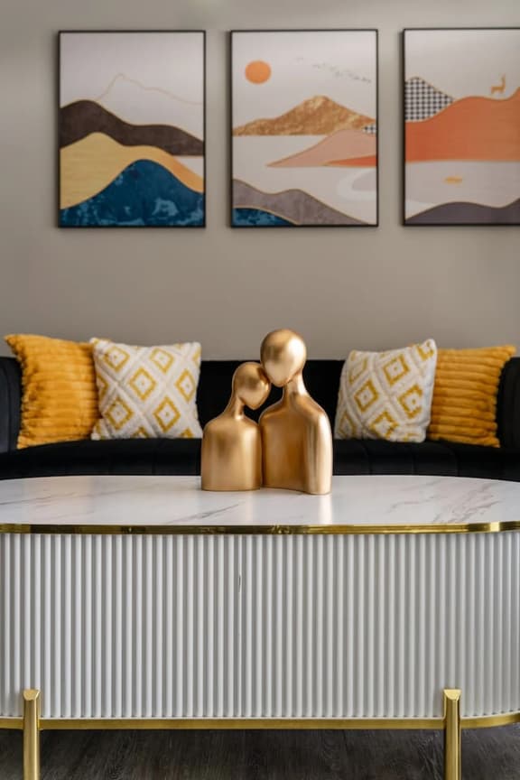 Lux Haven Whitestown