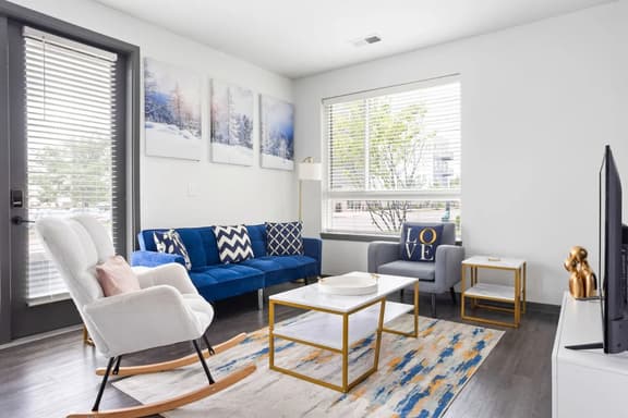 Bright & Cozy 2BR Retreat w/Parking – Broad Ripple