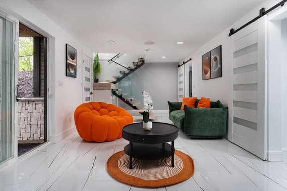 Rockford IL Vacation Rental – Modern 3BR Home with Private Jacuzzi - Image 1