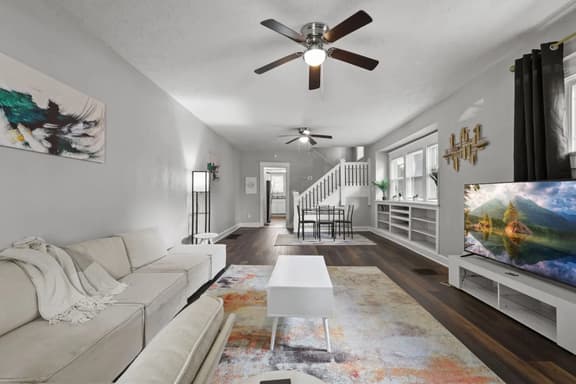 Simple & Affordable Indy Stay | Great Location